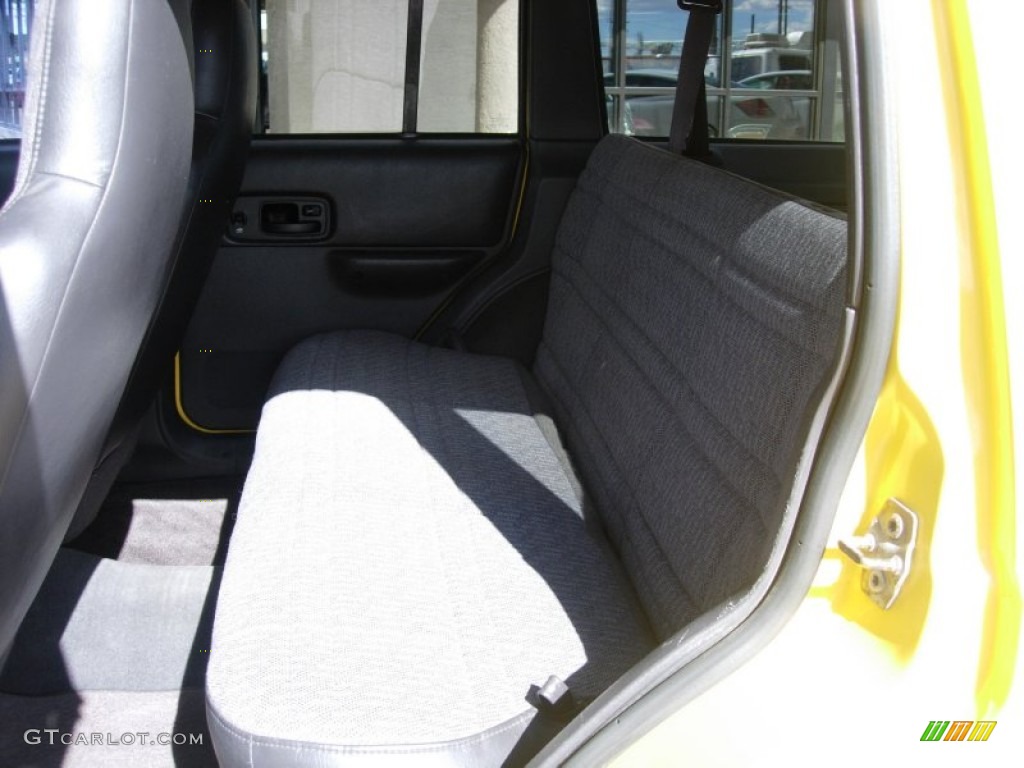 2001 Cherokee Sport 4x4 - Solar Yellow / Agate photo #12