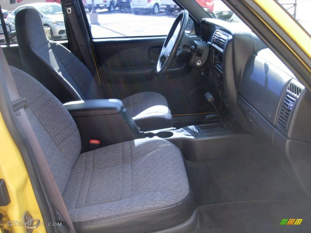2001 Cherokee Sport 4x4 - Solar Yellow / Agate photo #17