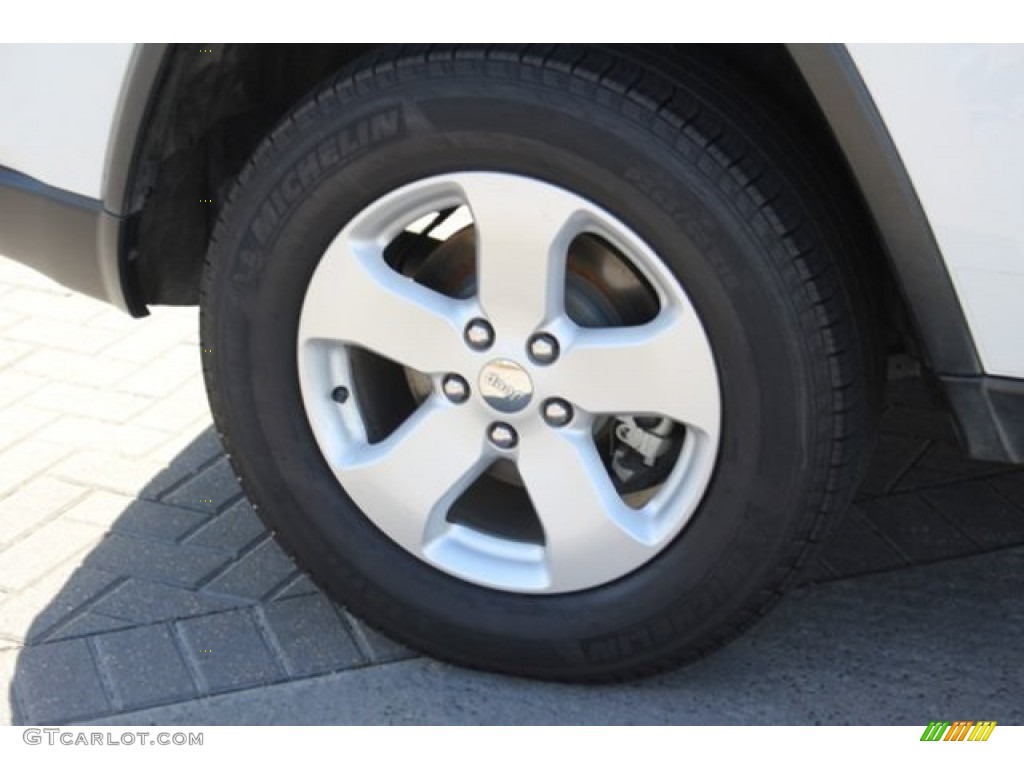 2013 Grand Cherokee Laredo - Bright White / Black photo #10