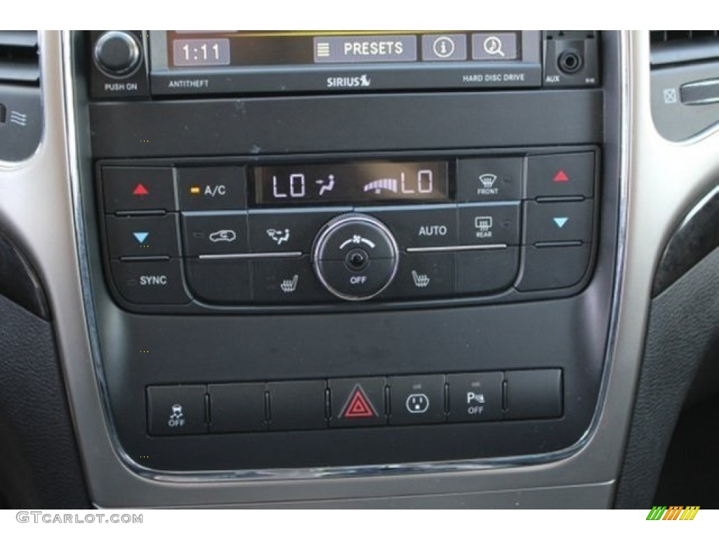 2013 Grand Cherokee Laredo - Bright White / Black photo #32