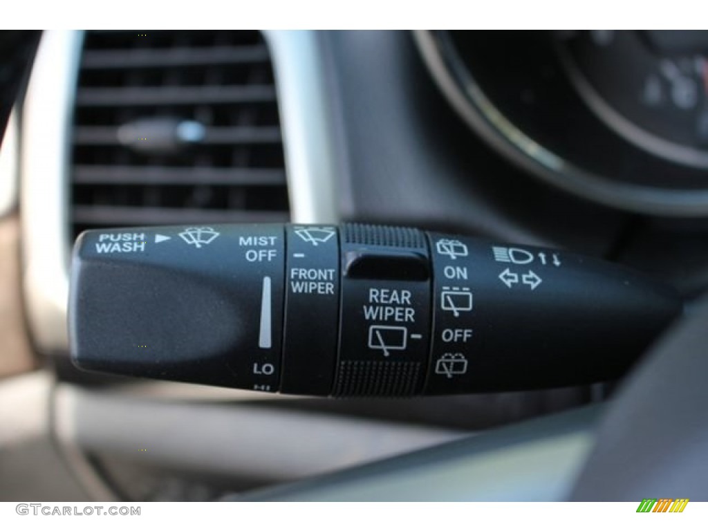 2013 Grand Cherokee Laredo - Bright White / Black photo #36