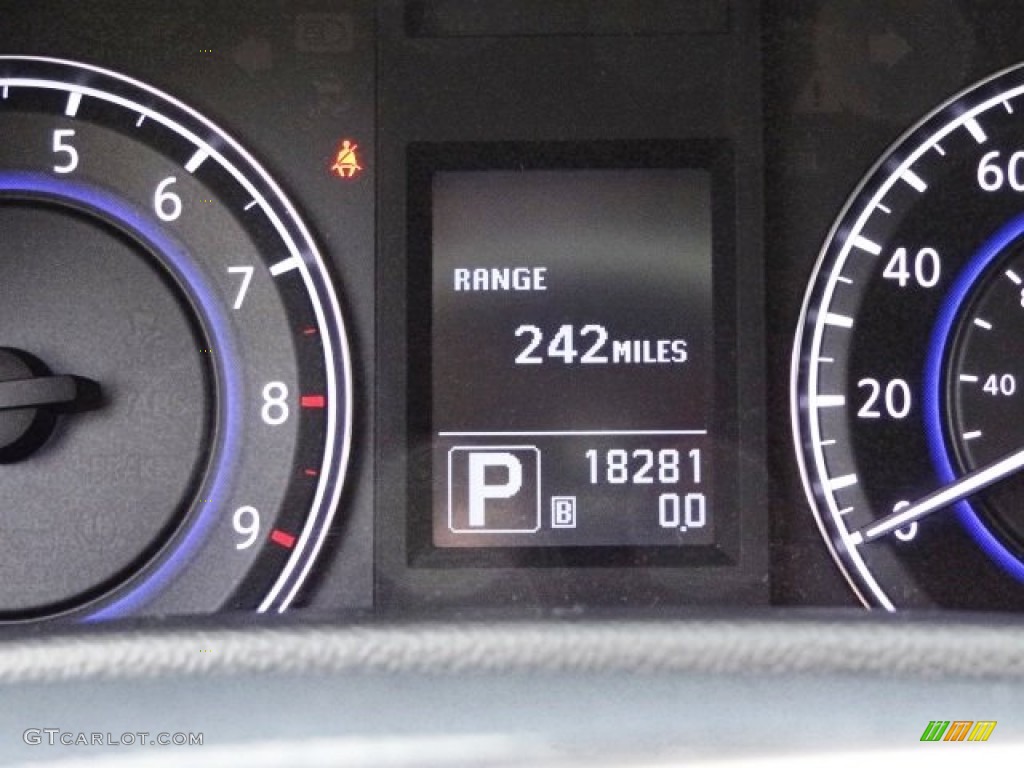 2013 G 37 Journey Sedan - Vibrant Red / Graphite photo #12