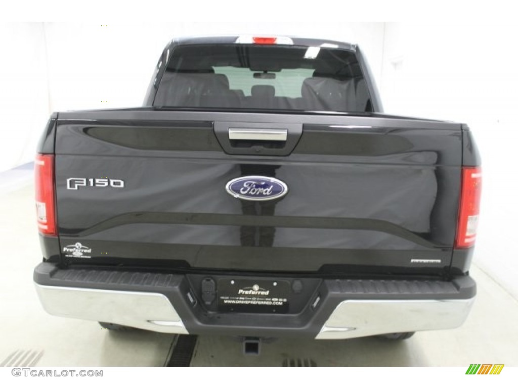 2015 F150 XLT SuperCrew 4x4 - Tuxedo Black Metallic / Medium Earth Gray photo #5