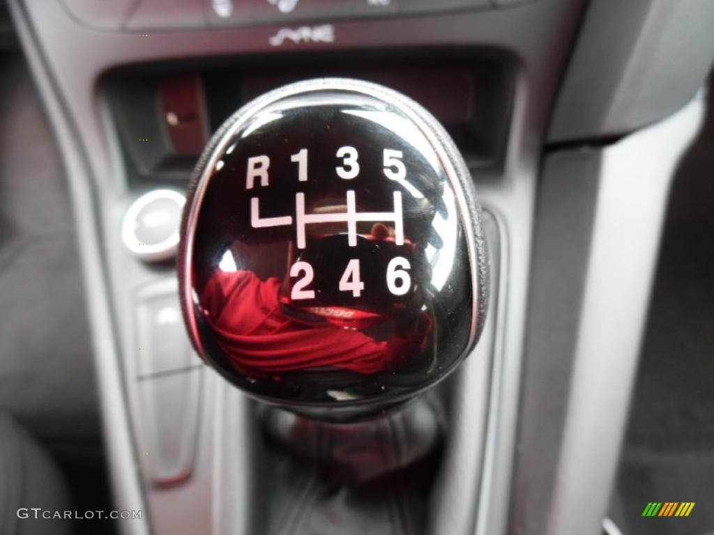 2016 Ford Focus SE Sedan 6 Speed Manual Transmission Photo #108264290