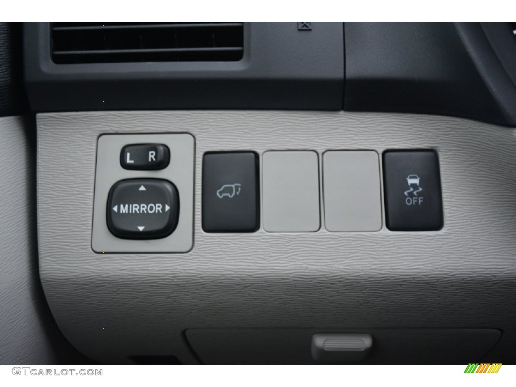 2011 Toyota Venza I4 Controls Photos