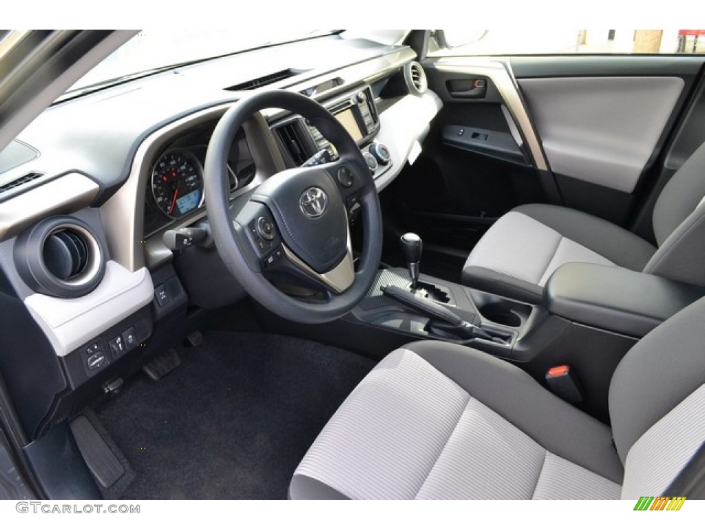 2015 Toyota RAV4 LE Interior Color Photos
