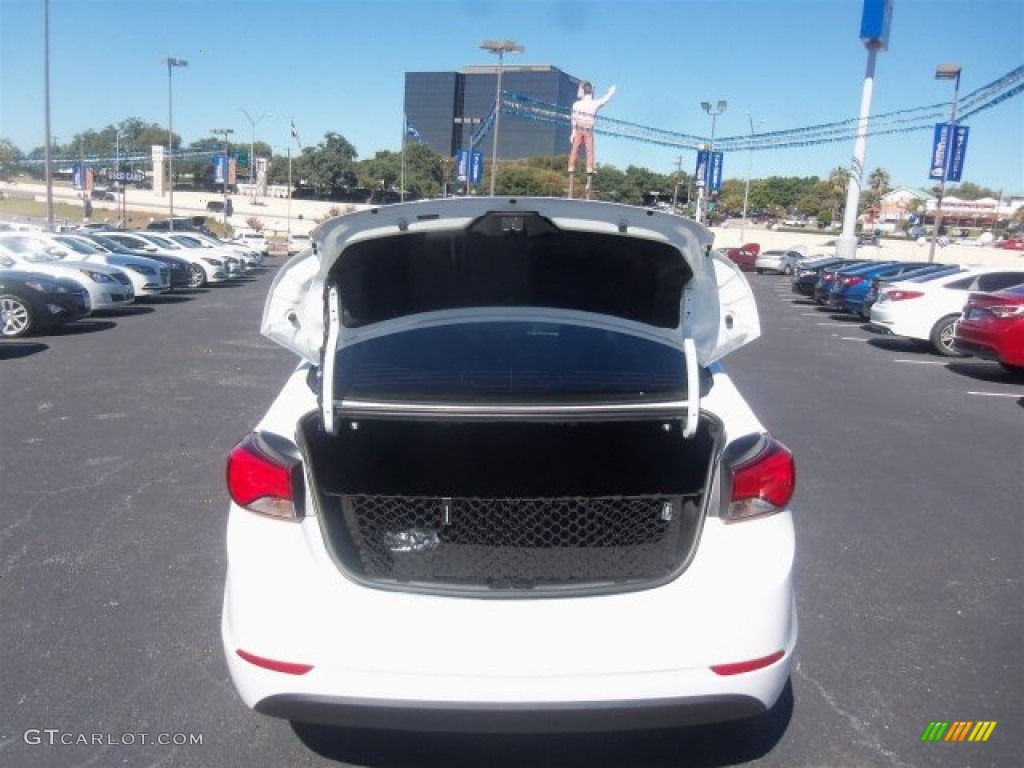 2016 Elantra Value Edition - White / Black photo #16