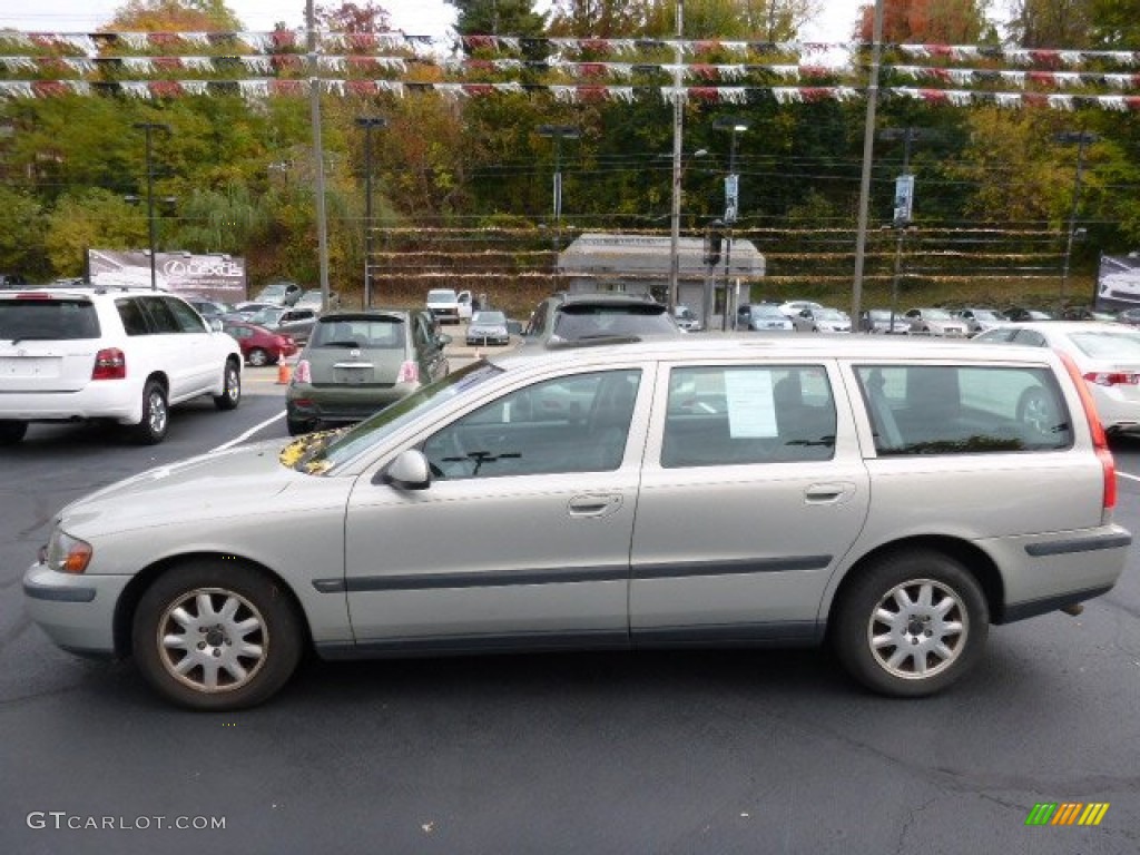 2002 V70 2.4 Wagon - Ash Gold Metallic / Graphite photo #1