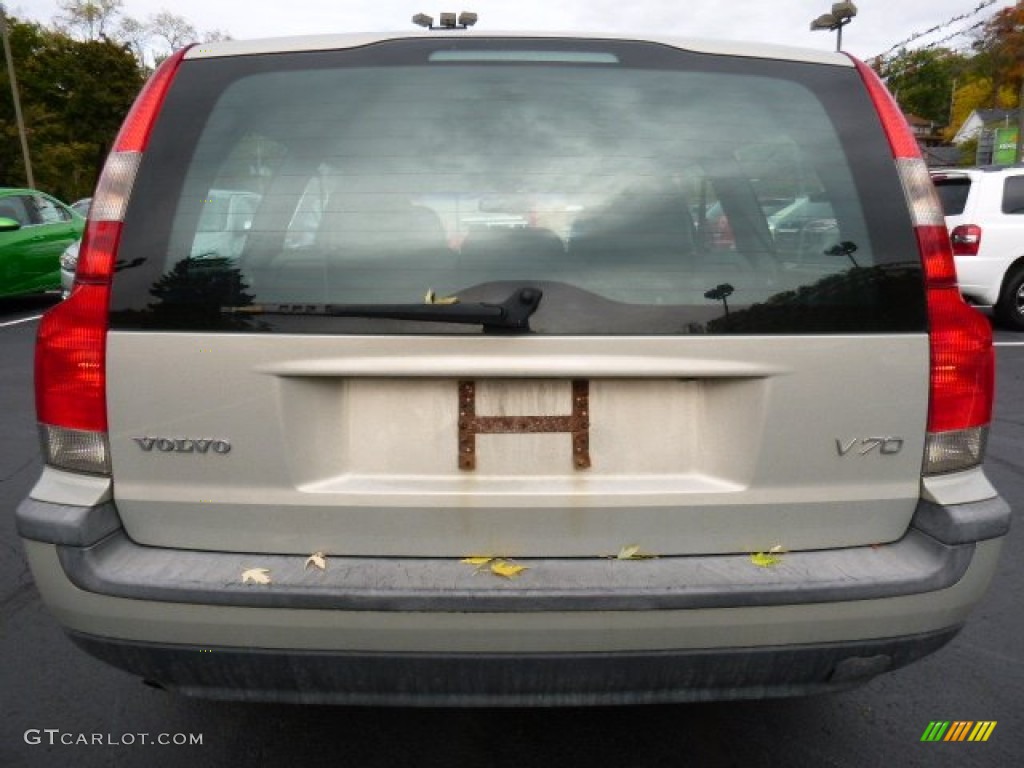2002 V70 2.4 Wagon - Ash Gold Metallic / Graphite photo #2