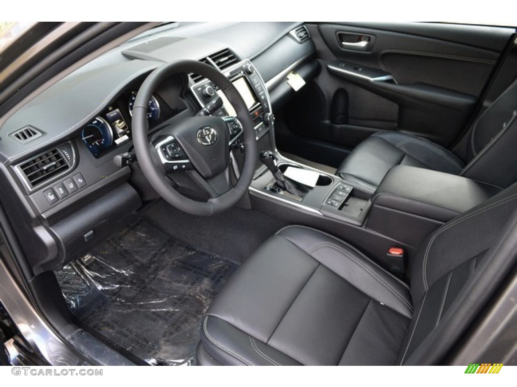 Black Interior 2016 Toyota Camry Hybrid XLE Photo #108285832