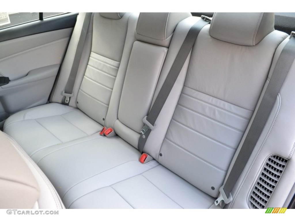 2016 Toyota Camry Hybrid XLE Rear Seat Photo #108285903