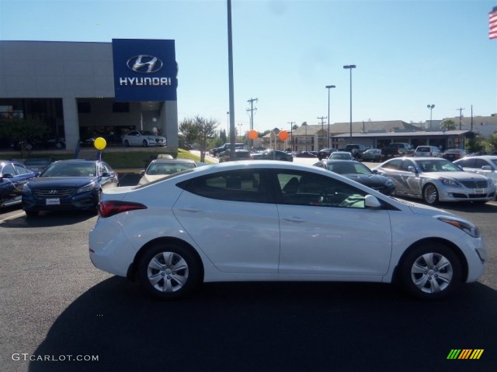 2016 Elantra SE - White / Beige photo #11