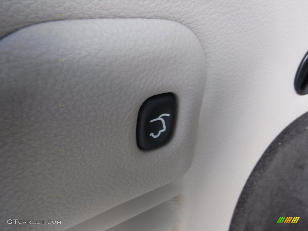 2011 Grand Cherokee Overland 4x4 - Inferno Red Crystal Pearl / Dark Frost Beige/Light Frost Beige photo #22