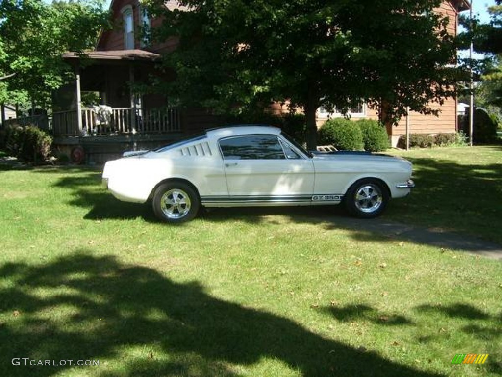 Wimbledon White 1965 Ford Mustang Shelby GT350 Recreation Exterior Photo #108298392