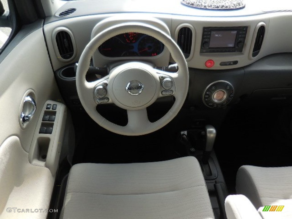 2014 Nissan Cube 1.8 SL Dashboard Photos