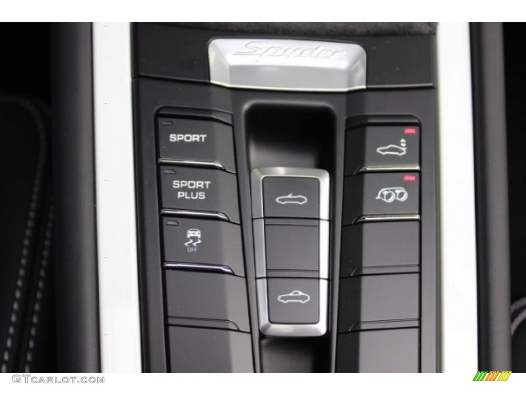 2016 Porsche Boxster Spyder Controls Photo #108307995