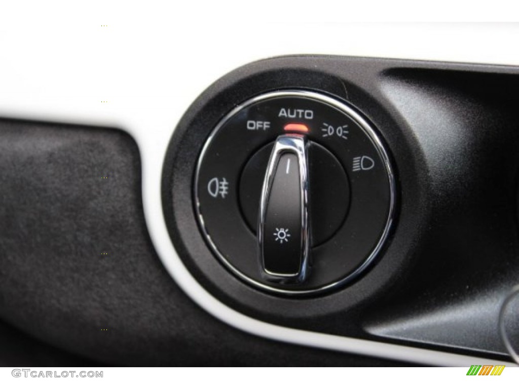 2016 Porsche Boxster Spyder Controls Photos