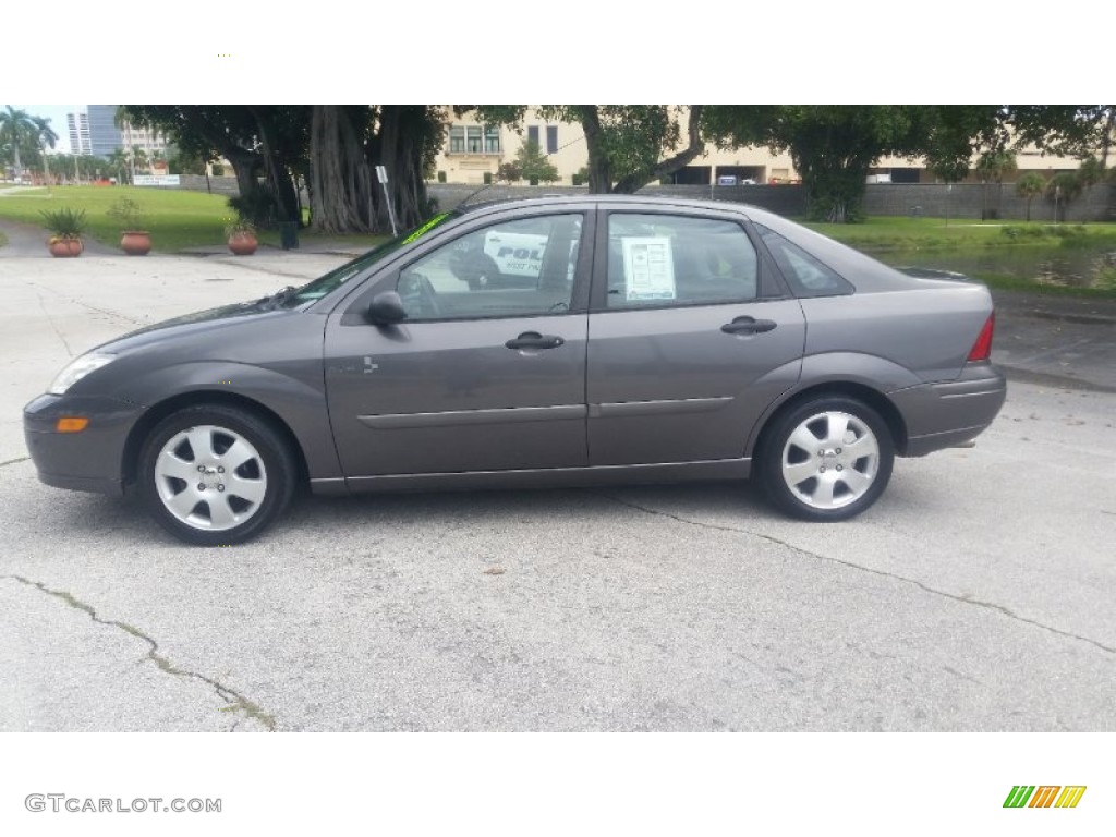 2002 Focus ZTS Sedan - Liquid Grey Metallic / Medium Graphite photo #2