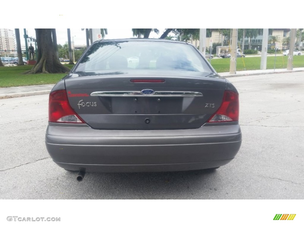 2002 Focus ZTS Sedan - Liquid Grey Metallic / Medium Graphite photo #4