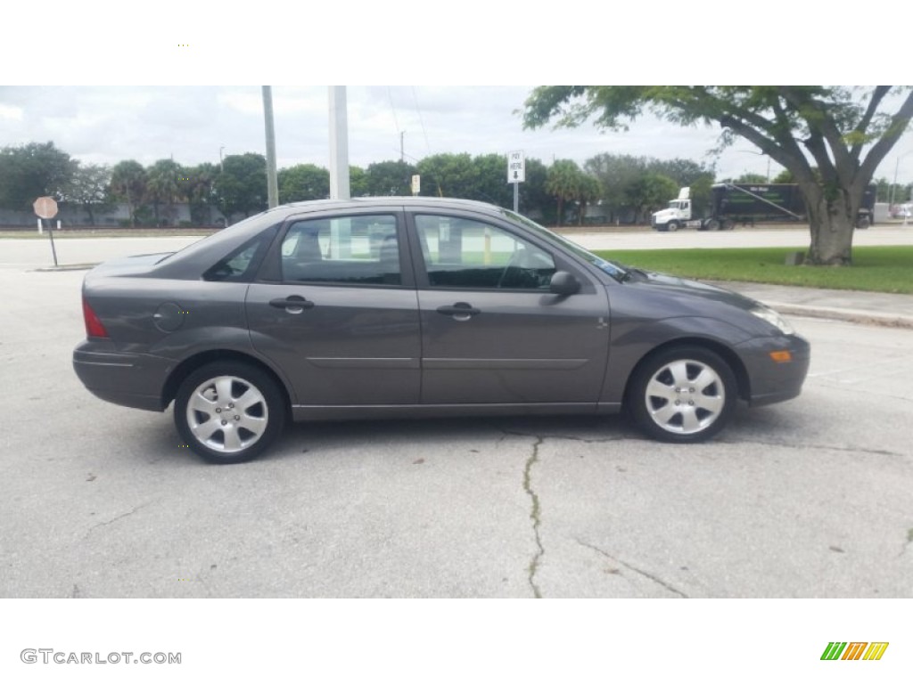 2002 Focus ZTS Sedan - Liquid Grey Metallic / Medium Graphite photo #6