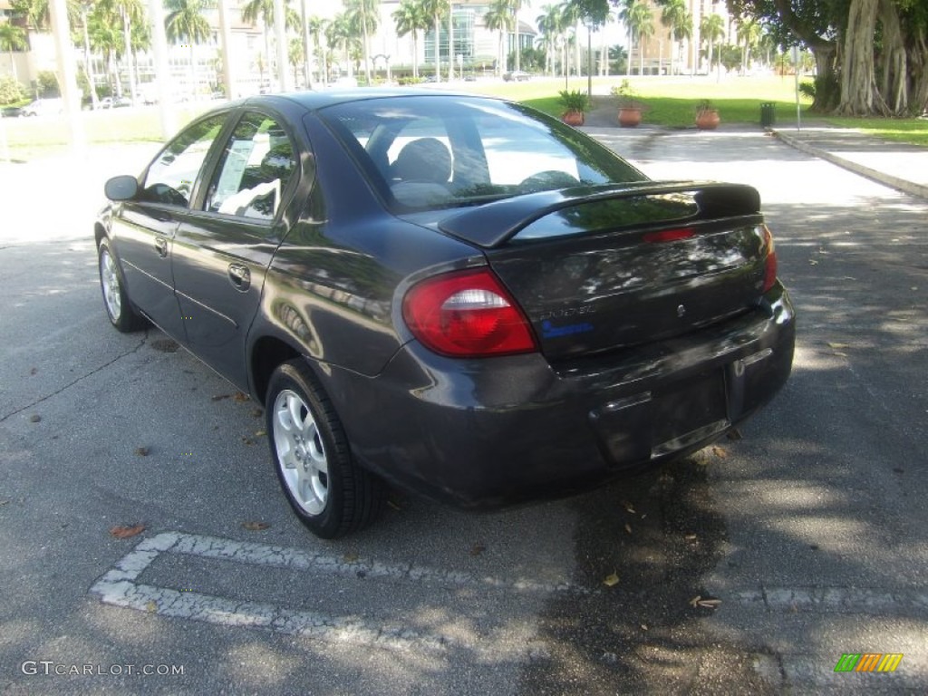 2004 Neon SXT - Graphite Metallic / Dark Slate Gray photo #3