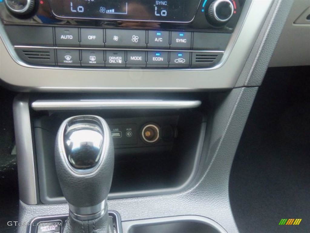 2016 Sonata Hybrid SE - Eclipse Black / Gray photo #22