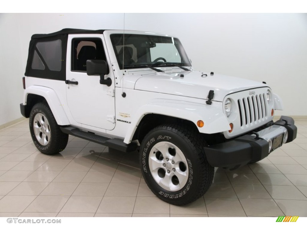 2013 Wrangler Sahara 4x4 - Bright White / Black photo #1