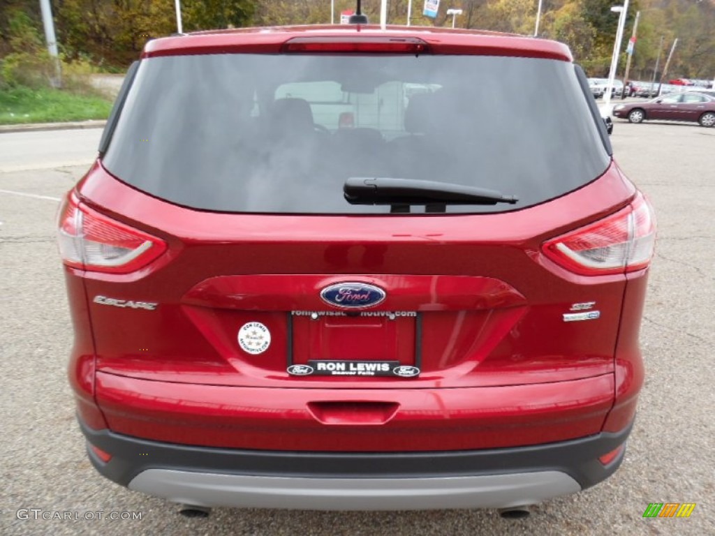 2016 Escape SE 4WD - Ruby Red Metallic / Charcoal Black photo #4