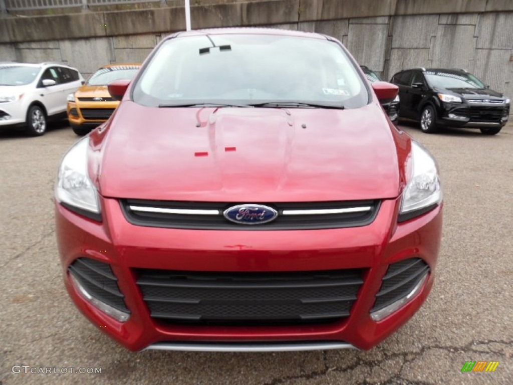 2016 Escape SE 4WD - Ruby Red Metallic / Charcoal Black photo #9