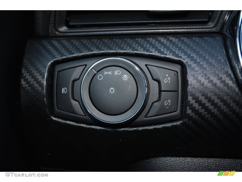 2016 Ford Mustang V6 Coupe Controls Photos