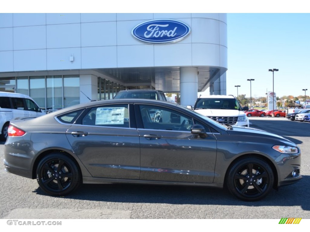 2016 Fusion SE - Magnetic Metallic / Charcoal Black photo #2