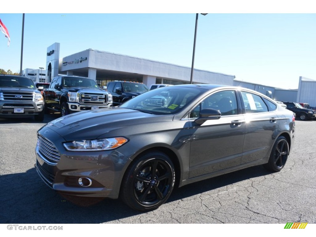 2016 Fusion SE - Magnetic Metallic / Charcoal Black photo #3