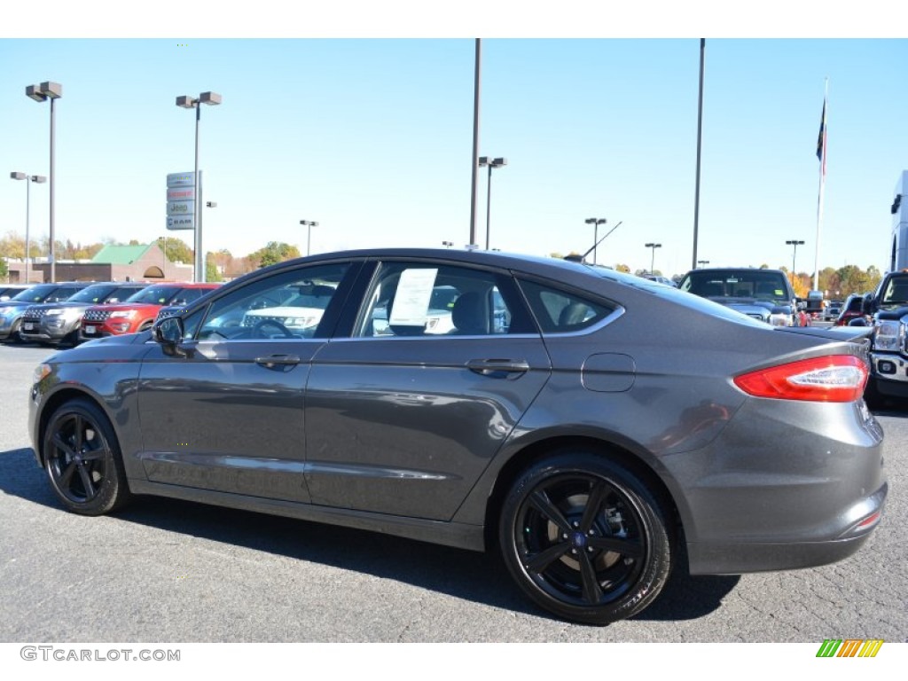 2016 Fusion SE - Magnetic Metallic / Charcoal Black photo #23