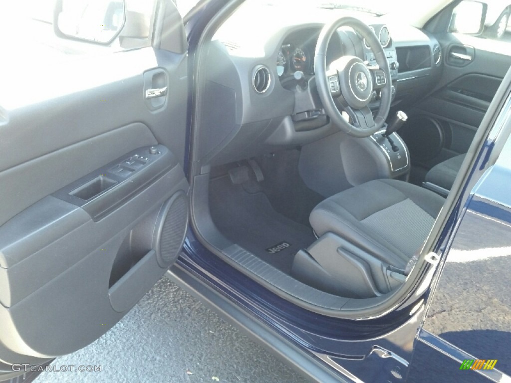 2015 Patriot Latitude - True Blue Pearl / Dark Slate Gray photo #17