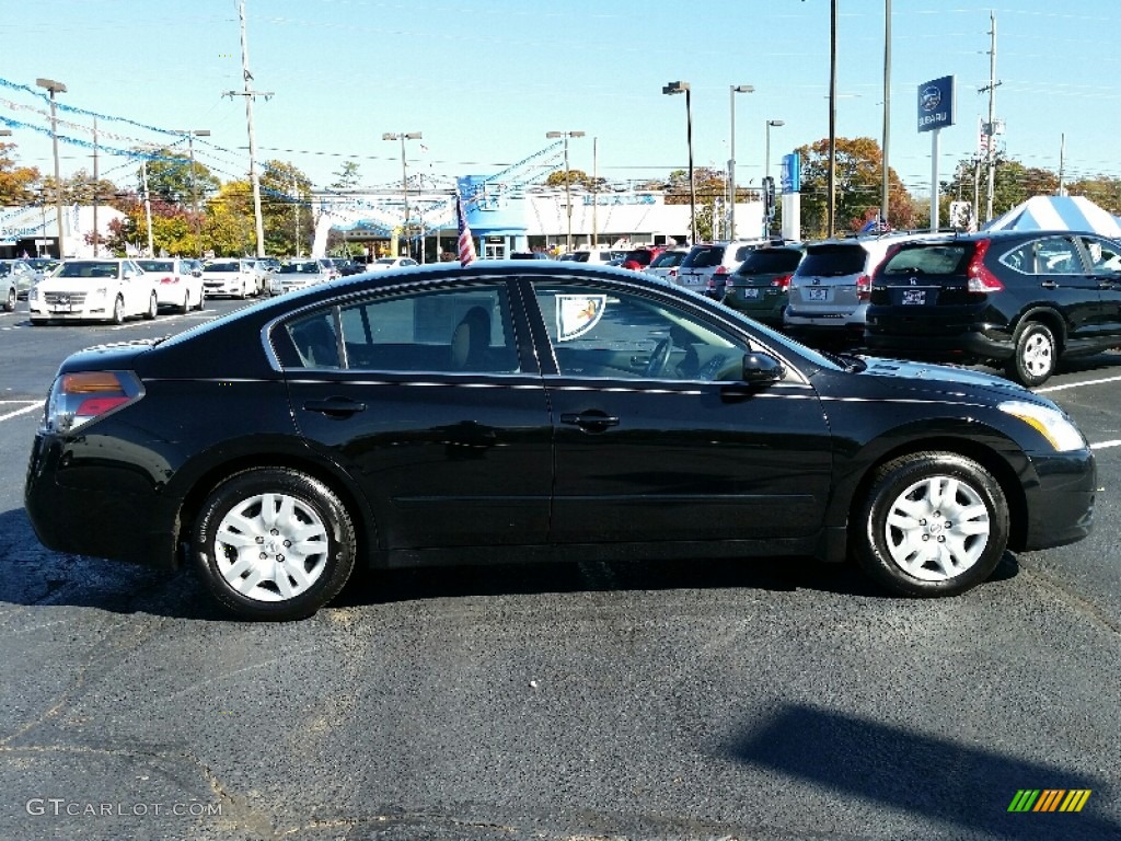 2010 Altima 2.5 S - Super Black / Charcoal photo #5