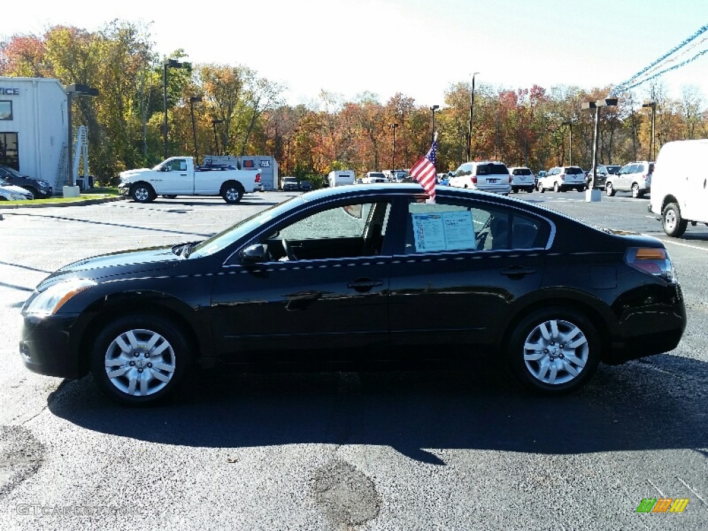 2010 Altima 2.5 S - Super Black / Charcoal photo #10