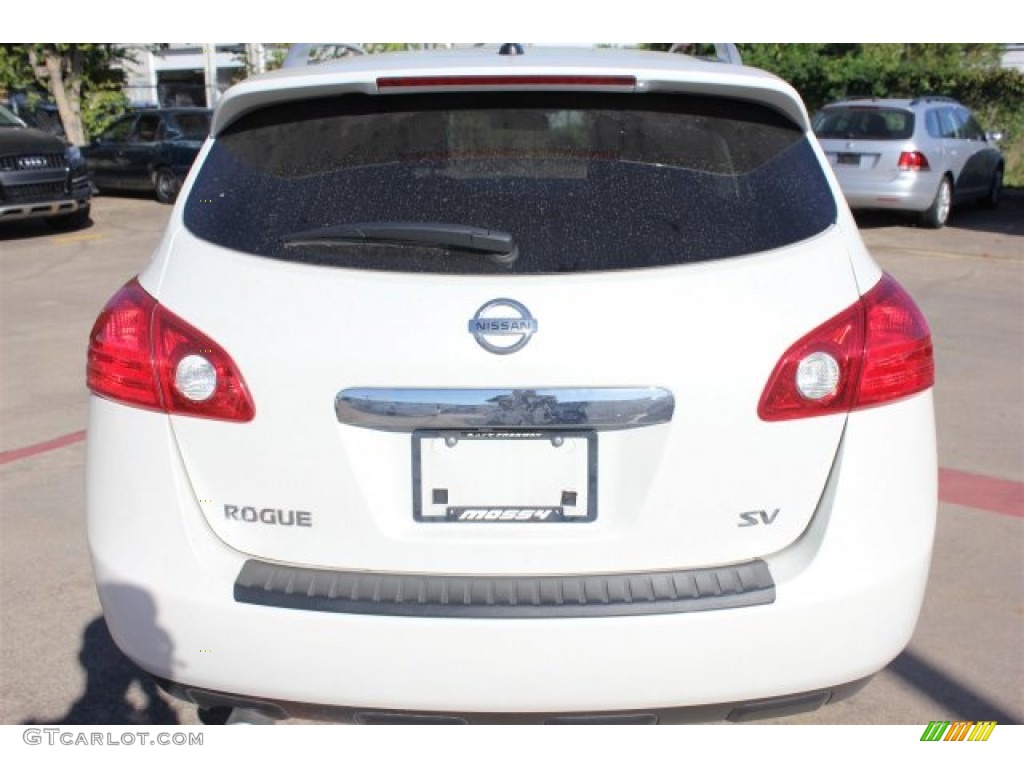 2013 Rogue SV - Pearl White / Black photo #7