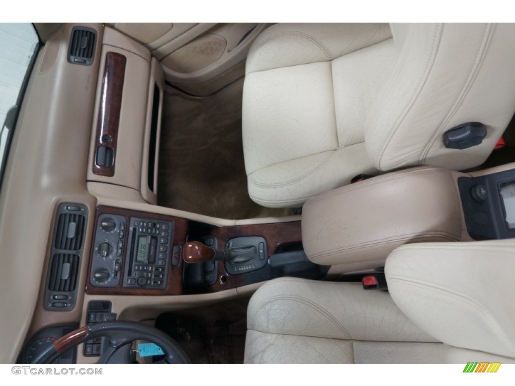 2004 C70 Low Pressure Turbo - White / Beige photo #21
