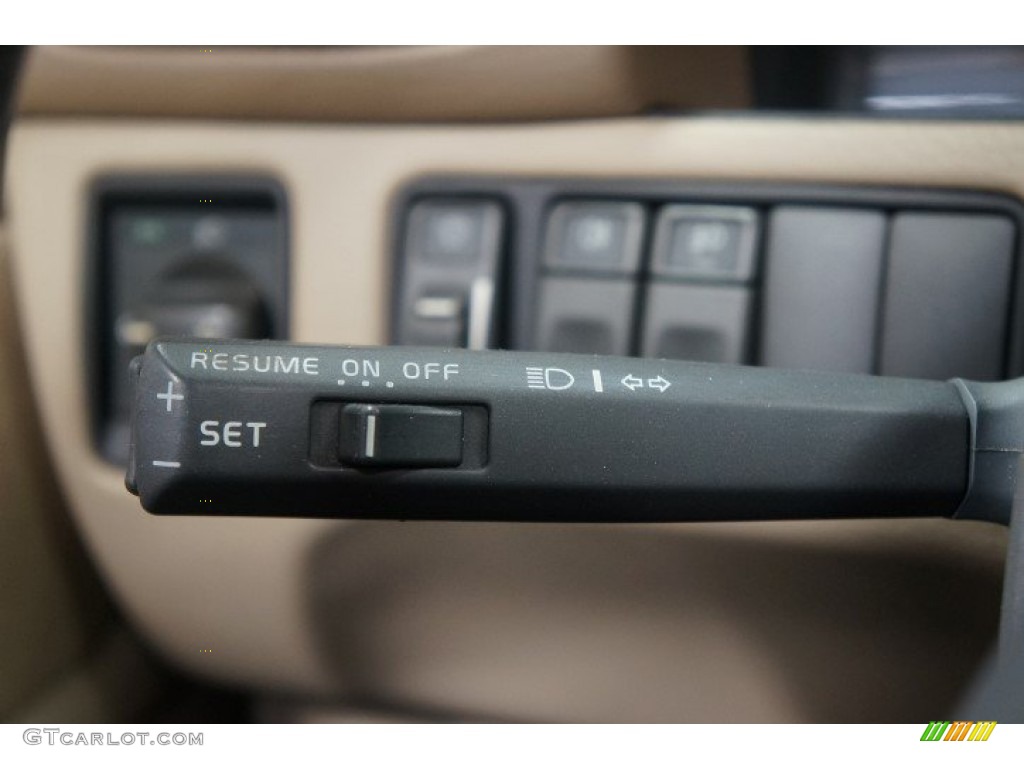 2004 C70 Low Pressure Turbo - White / Beige photo #23