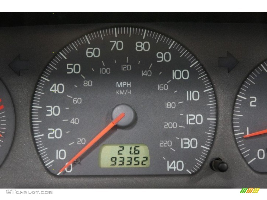 2004 C70 Low Pressure Turbo - White / Beige photo #29