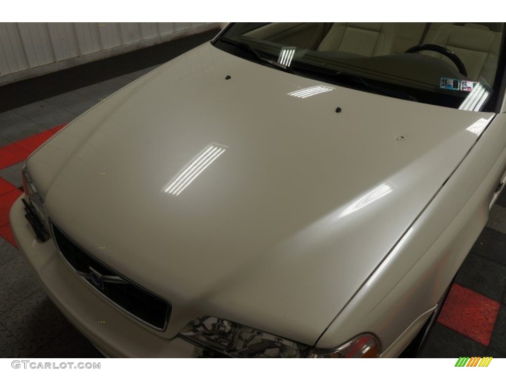 2004 C70 Low Pressure Turbo - White / Beige photo #43