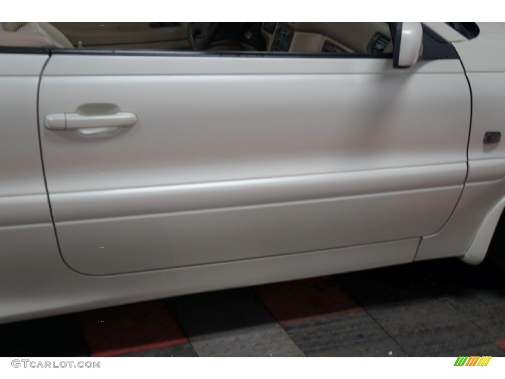 2004 C70 Low Pressure Turbo - White / Beige photo #51