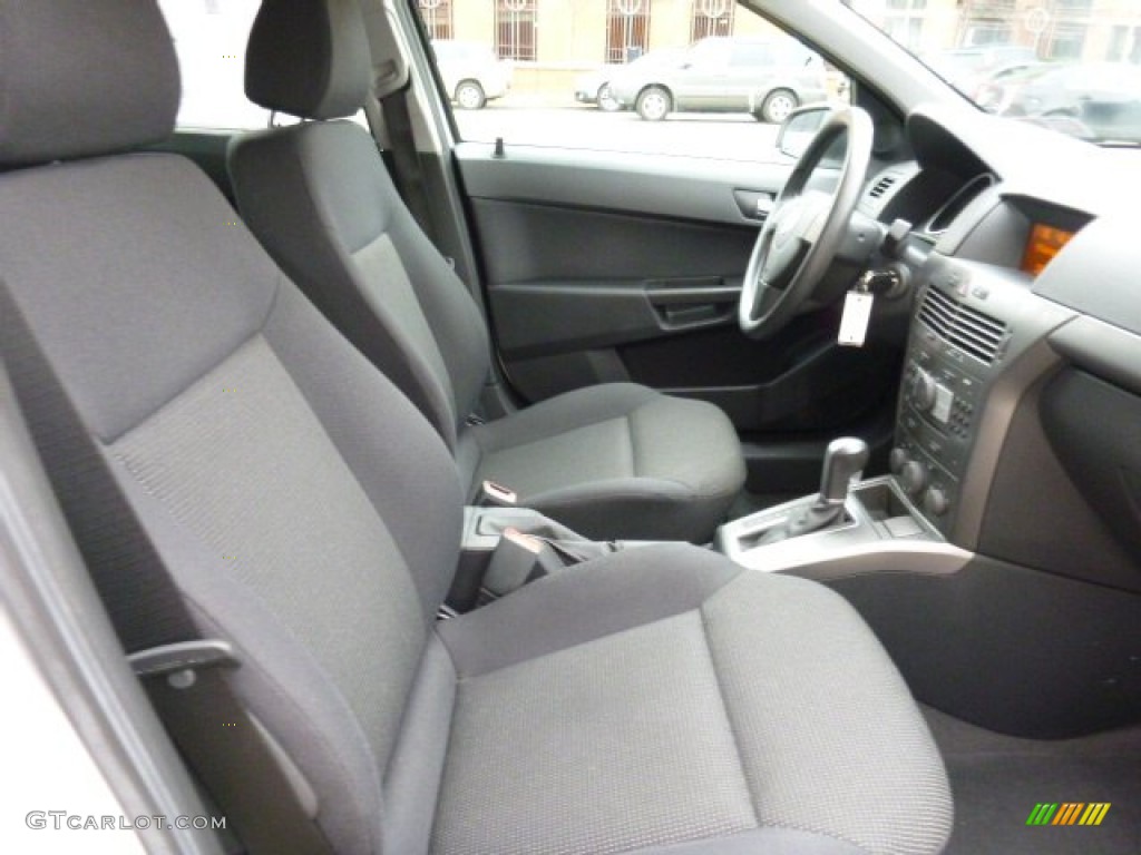 2008 Astra XE Sedan - Arctic White / Charcoal photo #18