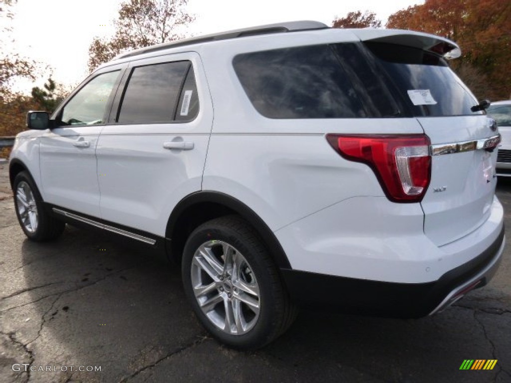 2016 Explorer XLT 4WD - Oxford White / Medium Light Camel photo #4