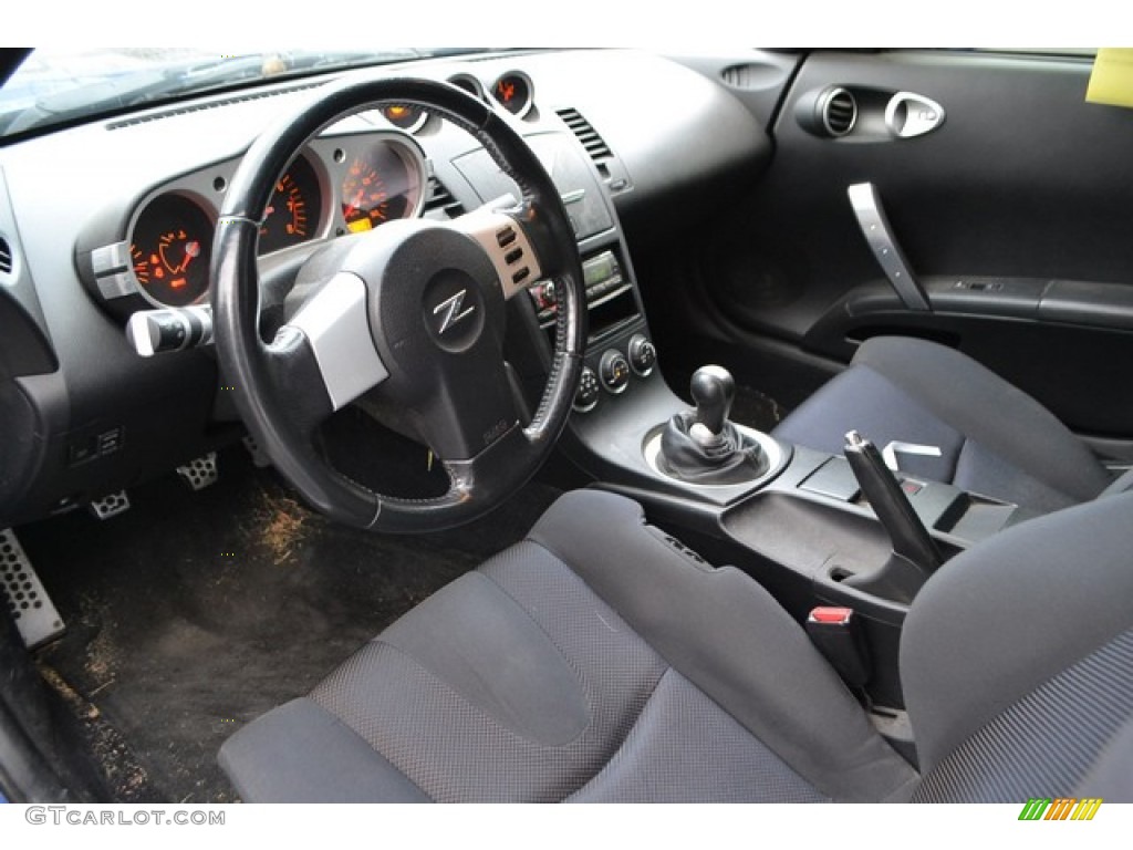 Carbon Black Interior 2004 Nissan 350Z Enthusiast Roadster Photo #108376676