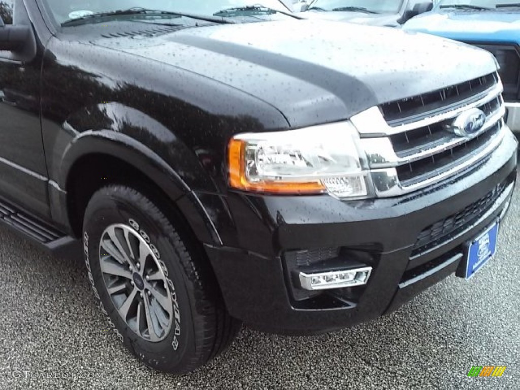 2015 Expedition XLT - Tuxedo Black Metallic / Ebony photo #2