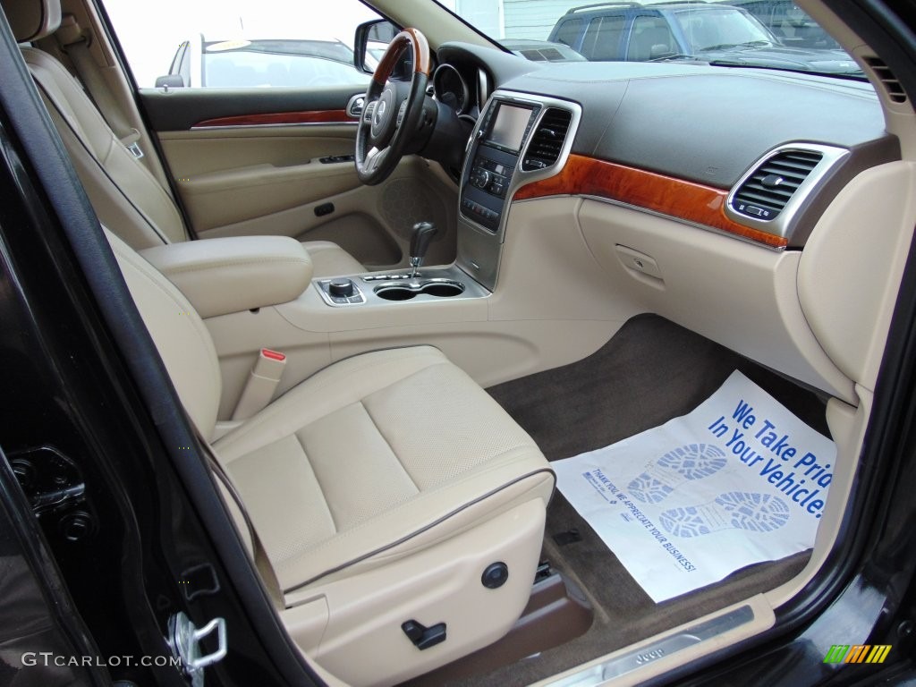 2011 Grand Cherokee Overland 4x4 - Brilliant Black Crystal Pearl / Dark Frost Beige/Light Frost Beige photo #21