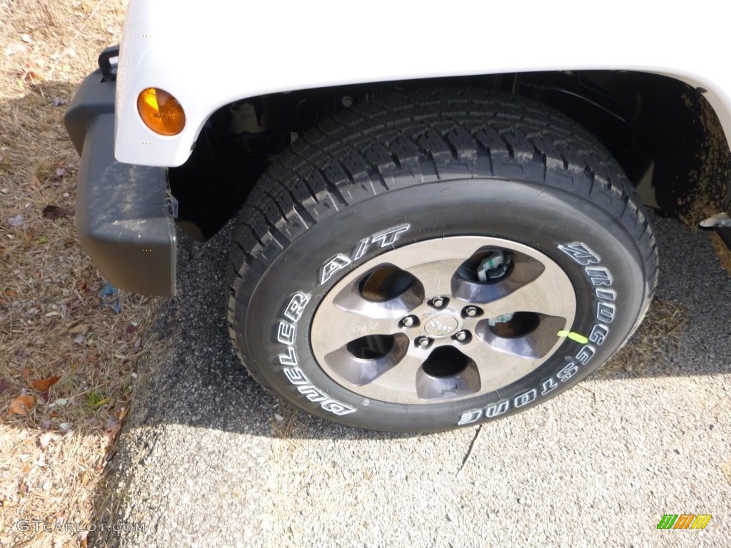 2016 Wrangler Unlimited Sahara 4x4 - Bright White / Black/Dark Olive photo #2