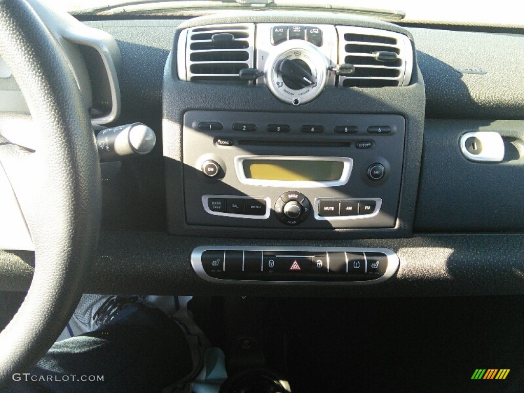 2008 fortwo passion coupe - Crystal White / Design Black photo #12
