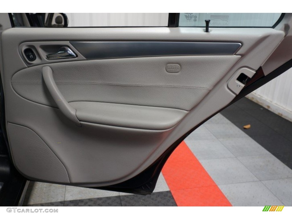 2005 Mercedes-Benz C 230 Kompressor Sedan Door Panel Photos